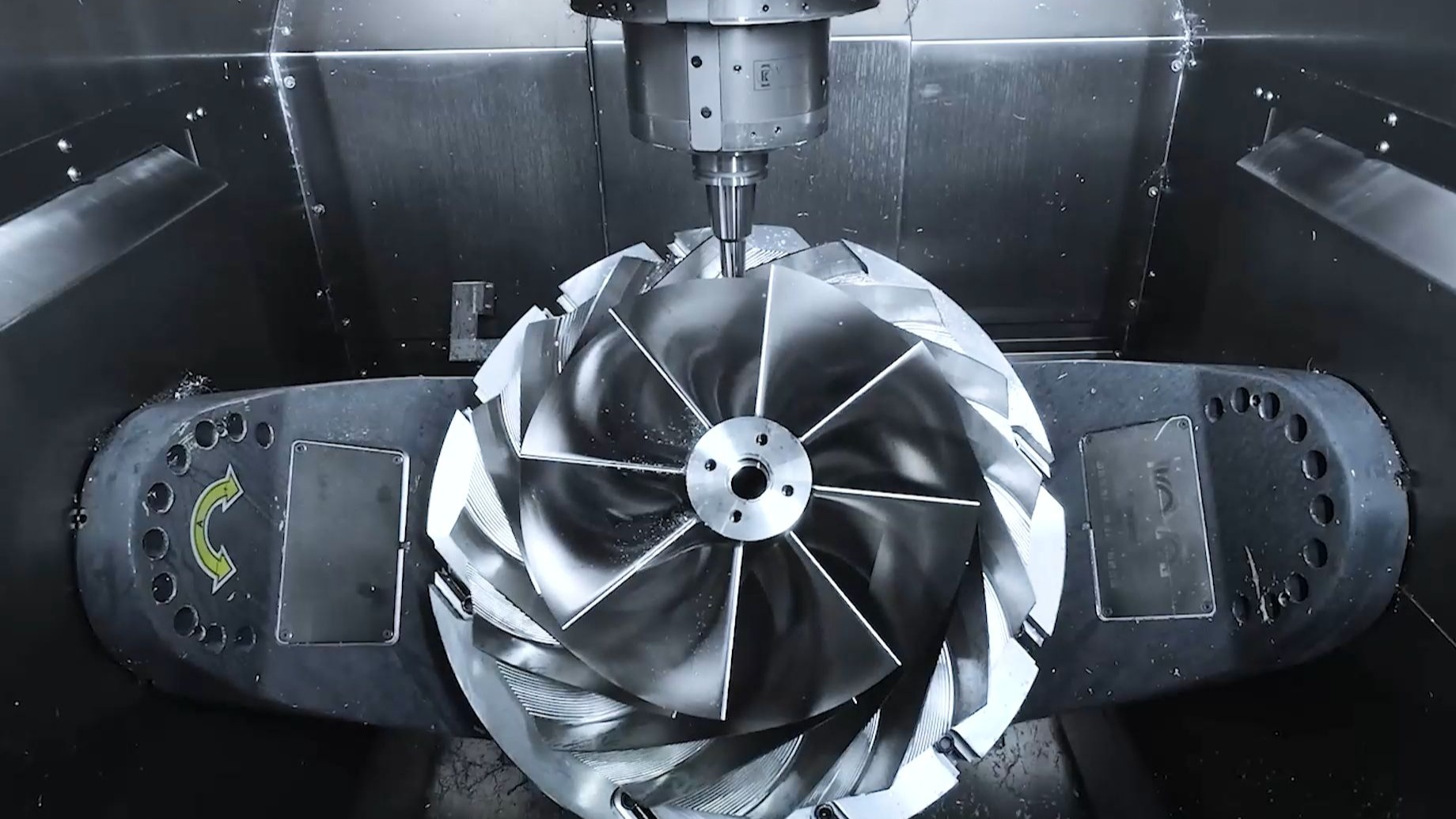 5軸CNCマシンによる蒸気タービンブレードの研磨